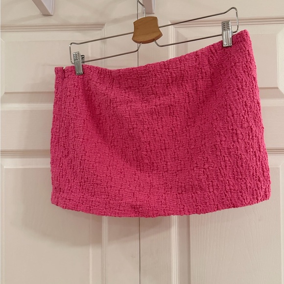 h:ours Vibrant Pink Mini Skirt - Picture 5 of 6